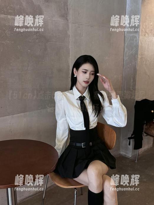 点击51cn链接，畅游动漫游戏风格真人爆料现场！