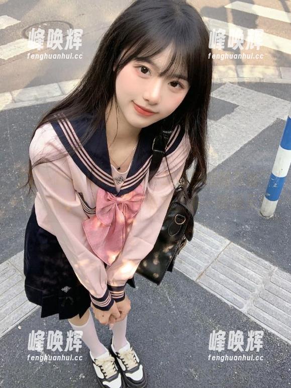 探索“五一吃瓜官网网页版”：在线分享你的精彩瓜闻，五一嗨翻天！