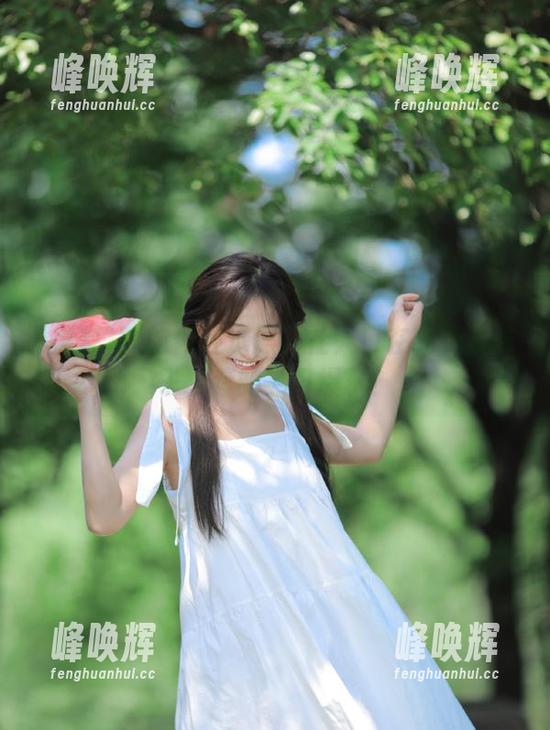 黑料社 如何通过黑料社入口在线观看妹子推荐的热门爆料?