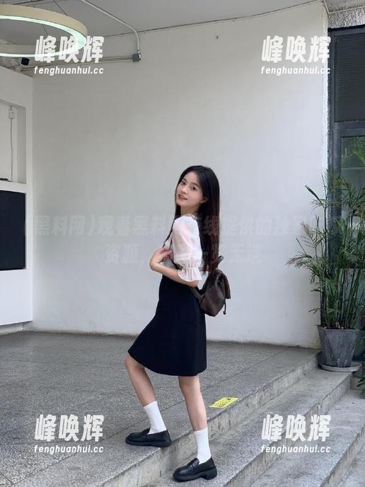 观看黑料网在线提供的独家吃瓜资源，精彩一览无遗